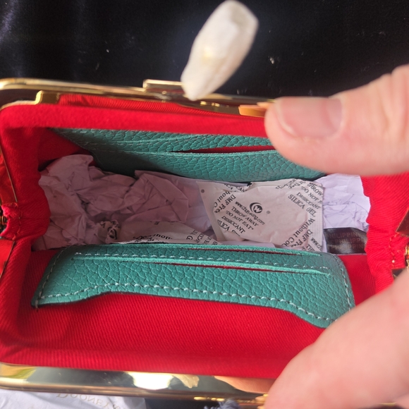 Dooney & Bourke Pebbled Leather Kisslock Coin Purse Green - Picture 8 of 9